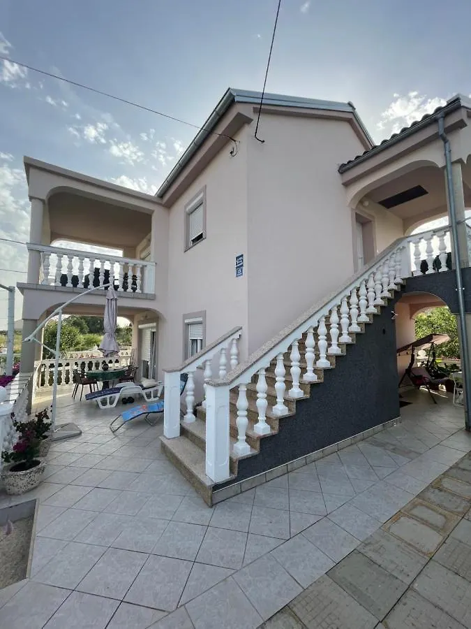 Apartmani Mirela Vrh  Appartamento