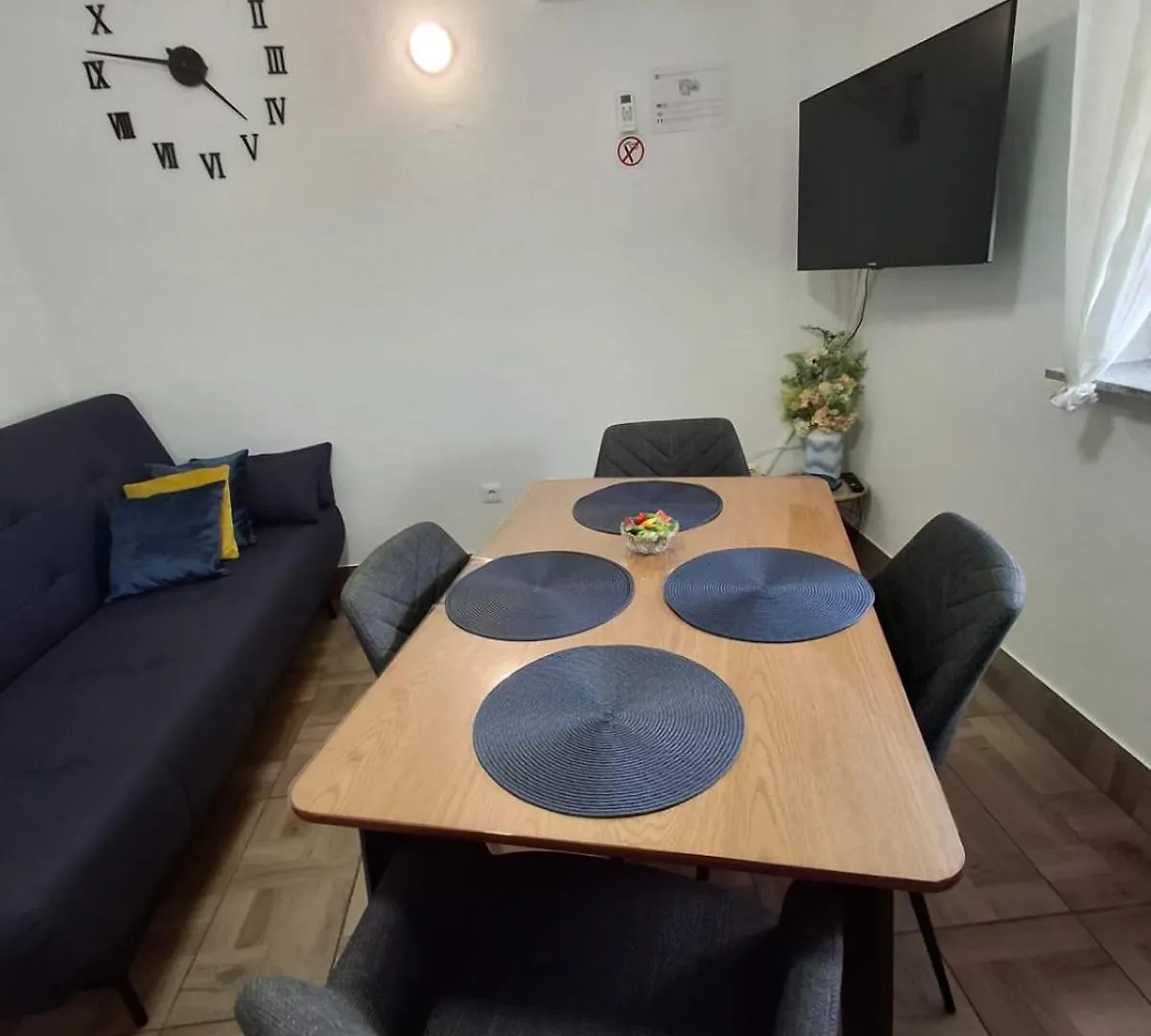 Apartmani Mirela Vrh  Appartamento Vrh (Krk)