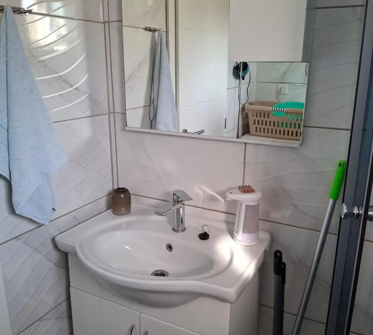 Apartmani Mirela Vrh  Appartamento Vrh (Krk)