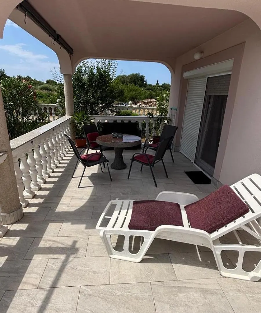 Apartmani Mirela Vrh  Croazia