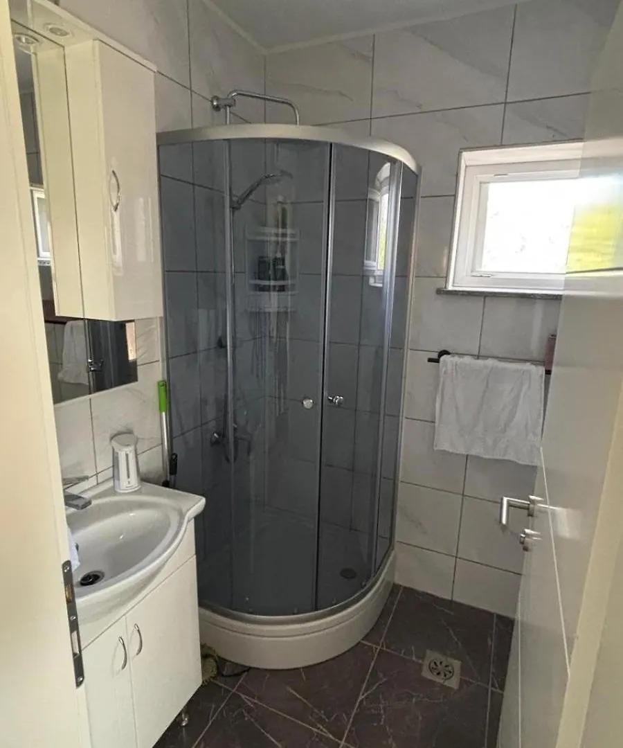 Apartmani Mirela Vrh  0*, Vrh (Krk) Croazia